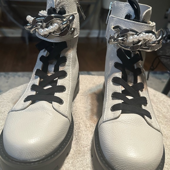 Ivory/white leather combat boot with Pearl detail - Picture 6 of 6